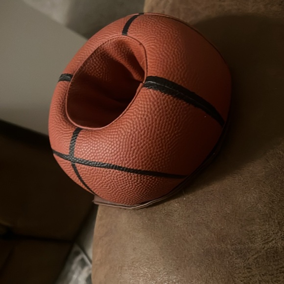 Boys basketball pictures and cup and remote holder. - Picture 5 of 7